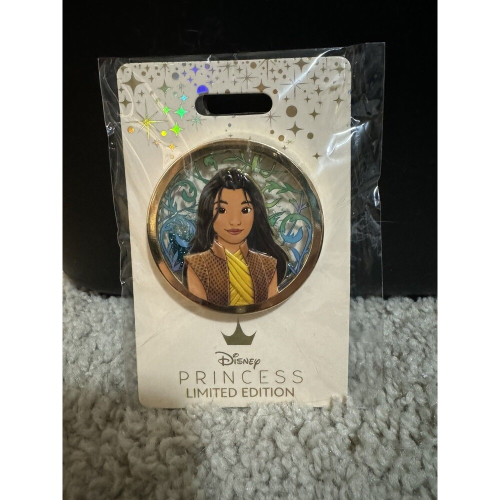 Disney D23 Expo 2024 Raya Princess LE 400 Glitter Pin WDI MOG Mickeys Glendale